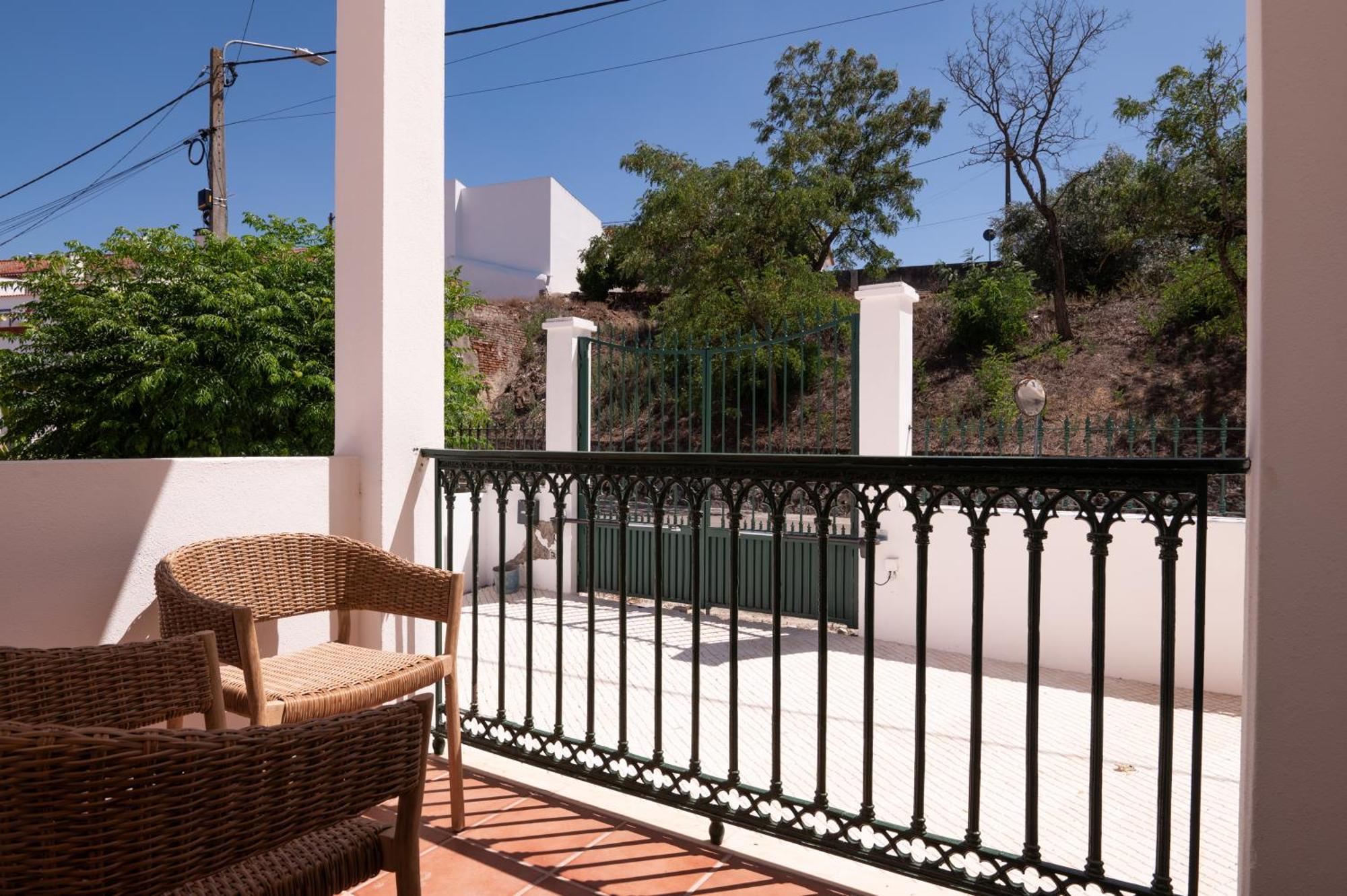 Lilases Boutique House & Garden Mora Exterior foto